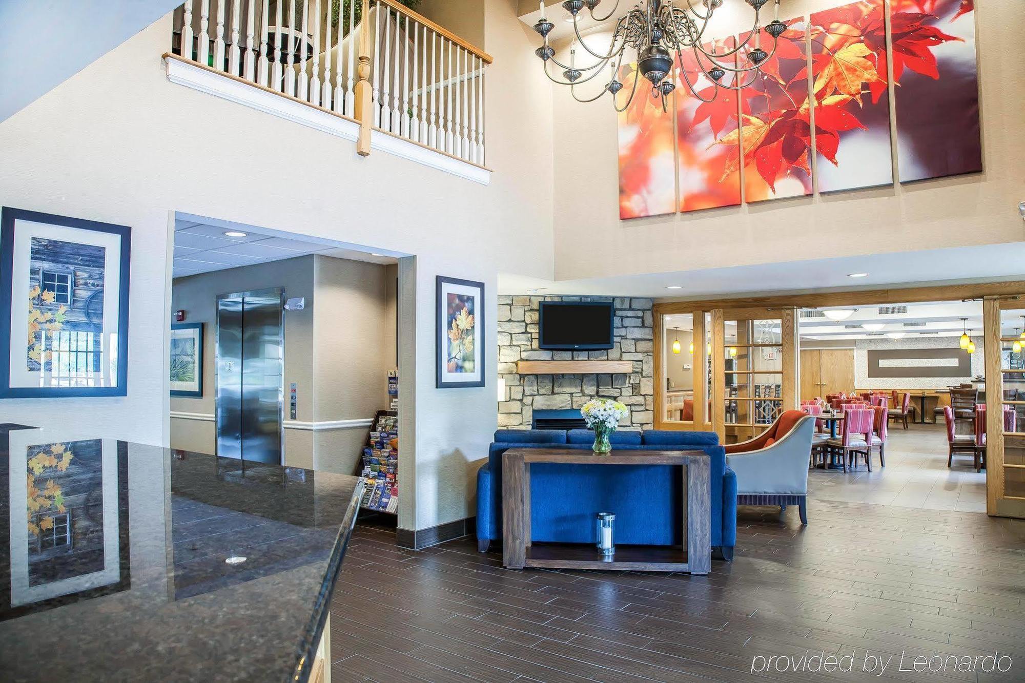 Comfort Inn & Suites Sturbridge-Brimfield Exterior photo